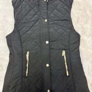 Daisy – Puffer Vest with Faux Inner